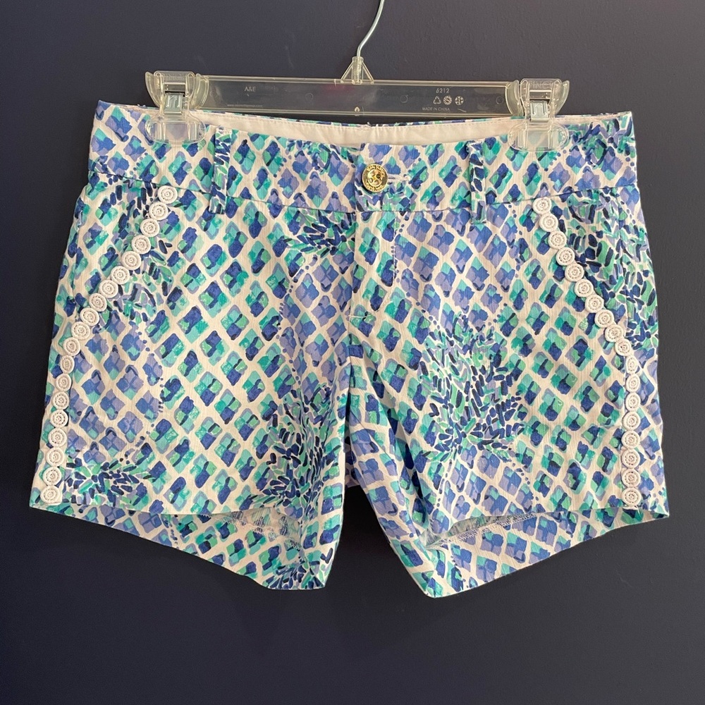 Lilly Pulitzer shorts The Callahan blue pineapple 5” inseam Size 0